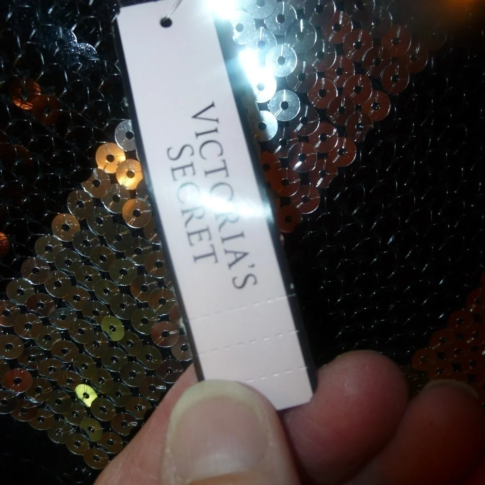 Victoria's Secret Limited Edition Ext arge Black